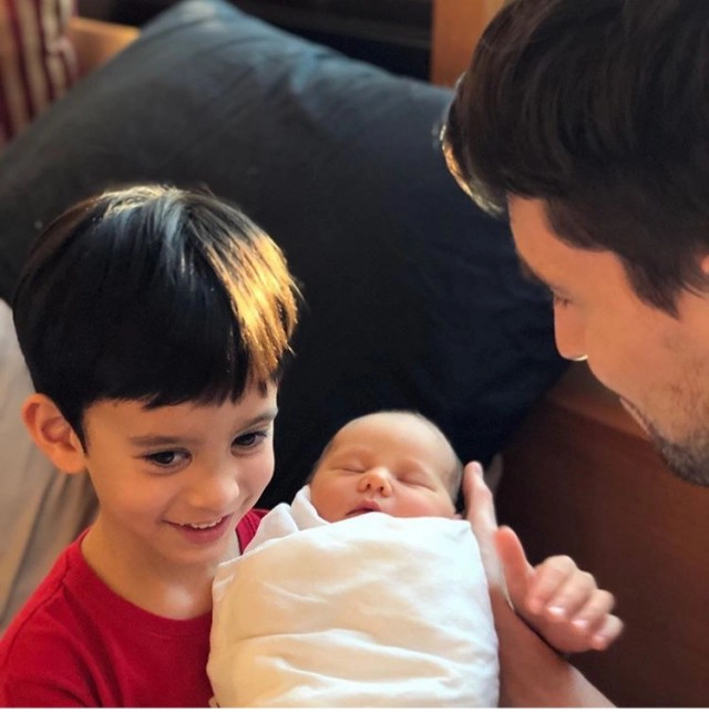 "ญารินดา" คลอดลูกคนที่สองเป็นลูกสาว"น้อง อารี"