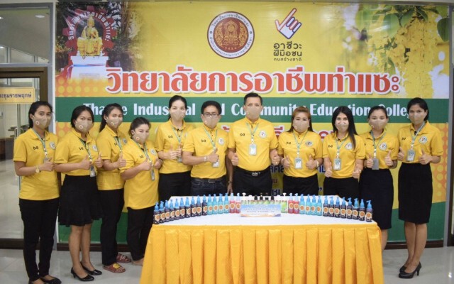 วก.ท่าแซะ ไอเดียเจ๋ง ผลิตสบู่เหลวล้างมือจากน้ำมะพร้าวกะทิ ป้องกัน โควิด-19