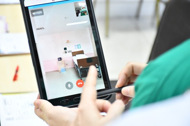 มอบหุ่นยนต์สื่อสารทางไกล (Telepresent) ให้ รพ.ตำรวจ