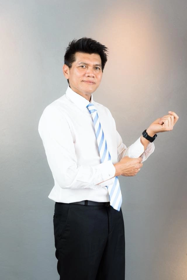 สาธิต ชี้ "แหม่มโพธิ์ดำ" ไม่ได้ทำผิดกฎหมาย หลังขุดปมหน้ากากเสี่ยบอย