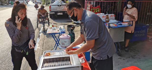 เปิดใจ! ปธ.สโมสรเมืองกรุง เอฟซี หลังผันตัว! ขาย"หมูปิ้ง"