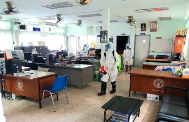 กรมคุมประพฤติ ฉีดพ่นยาฆ่าเชื้อไวรัสโควิด 19 ป้องกันการแพร่ระบาด