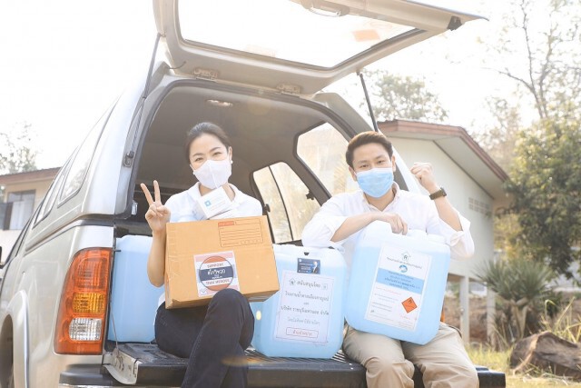 "เขตรัฐ-จุฑาทัตต" มอบอุปกรณ์ป้องกันโควิด-19 ให้ 14 รพ.ในกาญจนบุรี