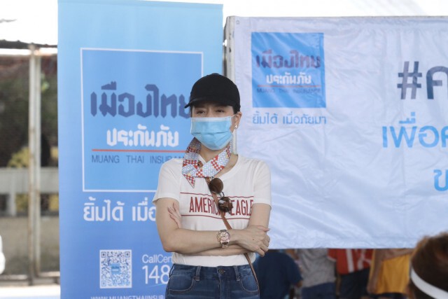 "มาดามแป้ง" ชวนนักเตะสิงห์เจ้าท่า ทำข้าวกล่อง-แจกหน้ากากผ้า ฝ่าวิกฤติโควิด-19
