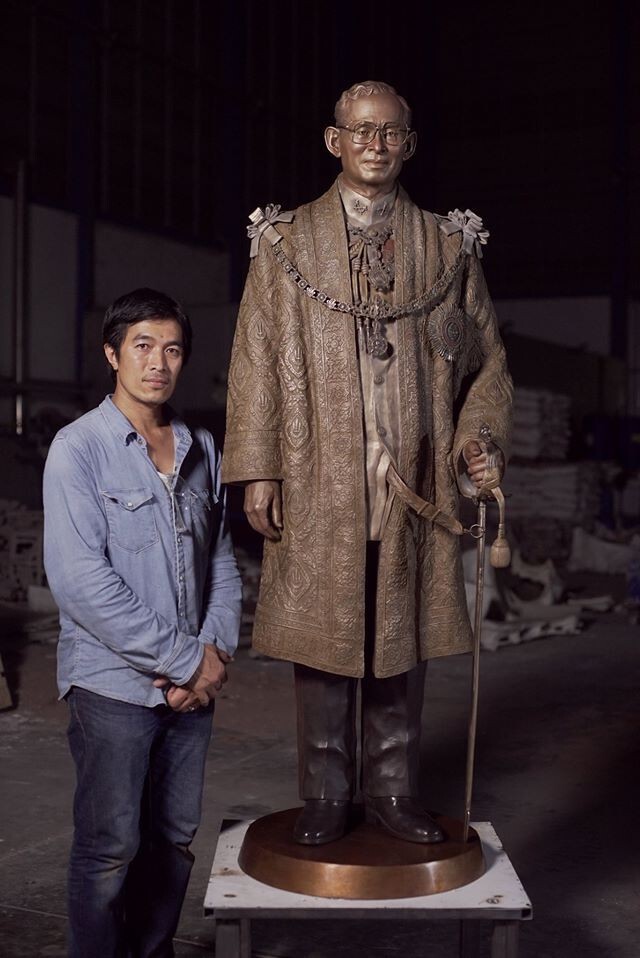 งานปั้นสุดประทับในดวงใจ อ. สันติ พิเชฐชัยกุล พระบรมรูปเสมือนรัชกาลที่๙