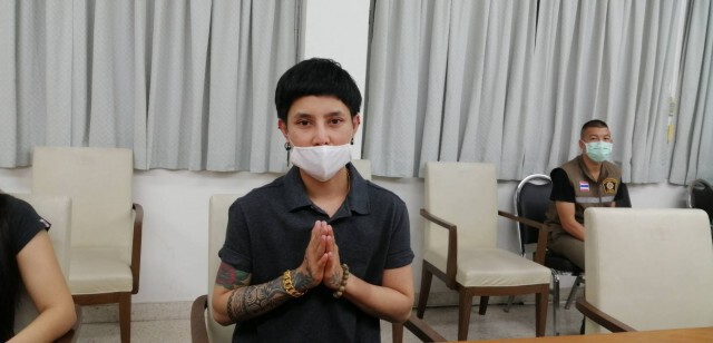 สองสาวขอโทษสังคมหลังโพสต์อวดเงิน 5,000 แต่ติดหรู จนถูกด่าเละ