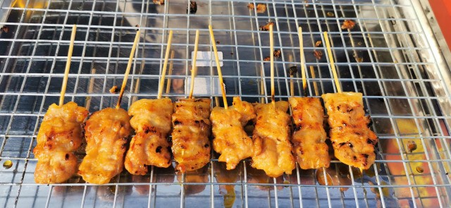 เปิดใจ! ปธ.สโมสรเมืองกรุง เอฟซี หลังผันตัว! ขาย"หมูปิ้ง"