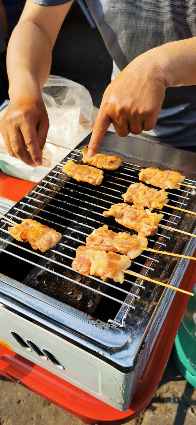 เปิดใจ! ปธ.สโมสรเมืองกรุง เอฟซี หลังผันตัว! ขาย"หมูปิ้ง"