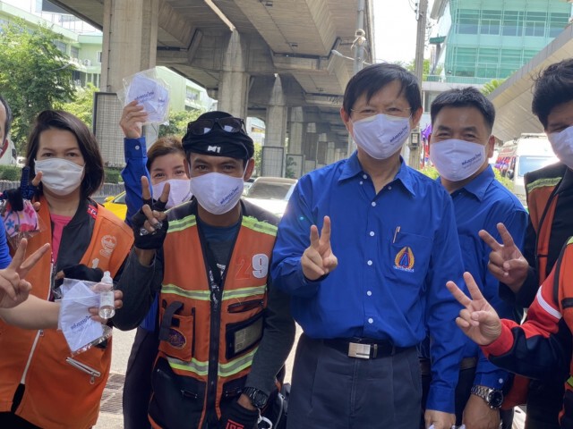 "หมอระวี" เป็นห่วงผู้ขับขี่รถโดยสารอาจเป็นกลุ่มเสี่ยงติดโควิด-19
