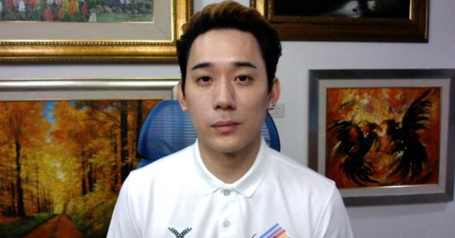"แชมป์ พีรพล" ไลฟ์สด ยกมือไหว้ กราบขออภัยดราม่าขอบคุณโควิด