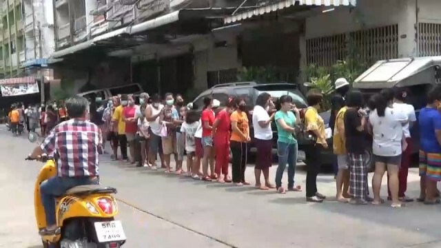 เซียนพระเครื่องชื่อดังแจกข้าวสาร 200 ถุง