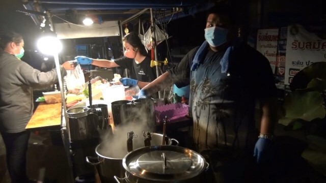 ตลาดกลางคืนสงขลาคึกคัก หลังปิดขายไป 1 สัปดาห์ เปิดขาย 4 โมง - 3 ทุ่ม