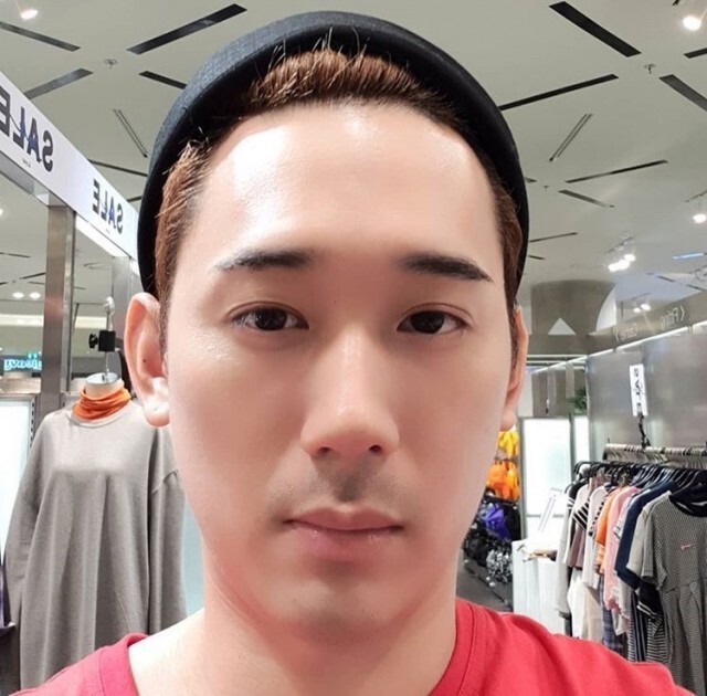 "แชมป์ พีรพล" ไลฟ์สด ยกมือไหว้ กราบขออภัยดราม่าขอบคุณโควิด