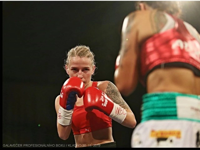 สาวสวยเซ็กส์ซี่ดีกรีแชมป์มวยโลก ติดเชื้อโควิด-19