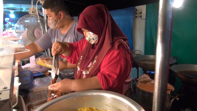 ตลาดกลางคืนสงขลาคึกคัก หลังปิดขายไป 1 สัปดาห์ เปิดขาย 4 โมง - 3 ทุ่ม