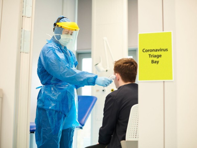 สื่อผู้ดี แฉ! ชุด PPE จีนไม่กันน้ำ-ระบบราชการทำล่าช้า
