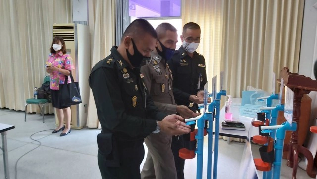 เด็กเทคนิคโคราชสุดเจ๋ง! สร้างที่กด "เจลแอลกอฮอล์" แบบเท้าเหยียบ