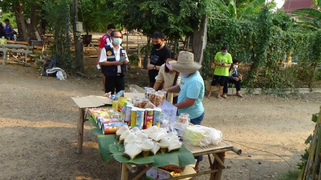อ่างทองแจกพันธุ์ผัก ปลูกกินในบ้าน ต้าน "โควิด-19" !!