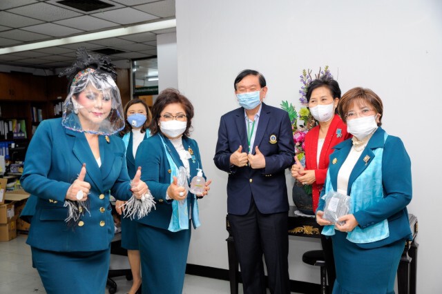 สโมสรซอนต้ากรุงเทพ 11 ซื้ออุปกรณ์เครื่องมือแพทย์พร้อมมอบเงินบริจาคให้กับ "มูลนิธิรามาธิบดี"