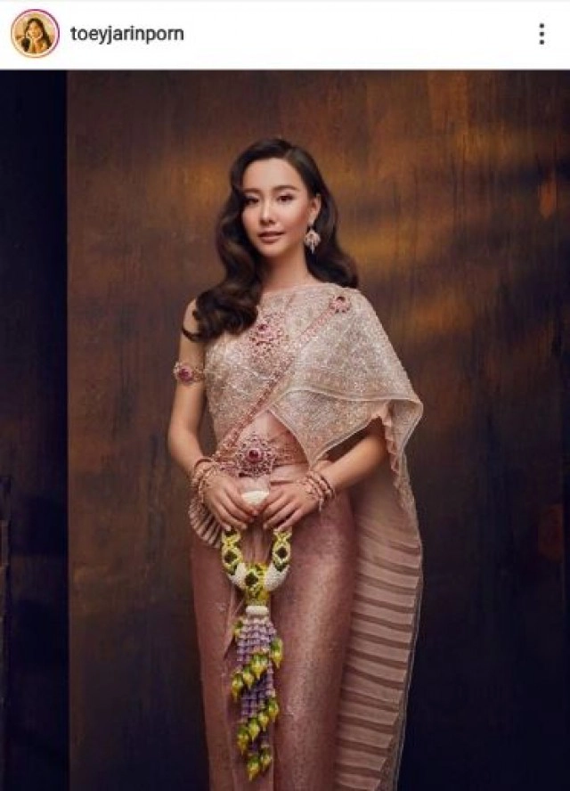 สวยหยาดเยิ้ม "นางเอก"กับชุดไทย สงกรานต์ ยุคโควิด