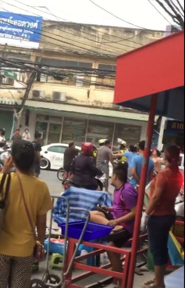 เปิดใจ! 'แม่ค้ากล้วยแขก' แฉนาทีตบสนั่น!! หน้าตลาดนครนายก