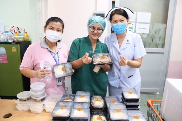 "ต๊อด ปิติ" ทำ 5 เมนู เดลิเวอรี่ให้หมอ-พยาบาล "สู้โควิด-19"