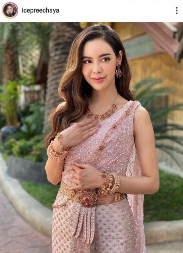 สวยหยาดเยิ้ม "นางเอก"กับชุดไทย สงกรานต์ ยุคโควิด