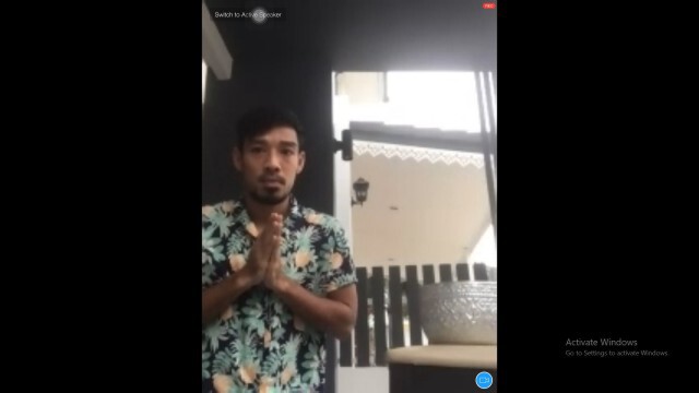 ไม่ลืมประเพณี ! แข้งฉลาม รดน้ำดำหัว โค้ชเตี้ย ผ่านโปรแกรม ZOOM MEETING