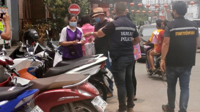 รวบแม่ค้า! ฉวยโอกาสขายหน้ากากอนามัยแพงจัด