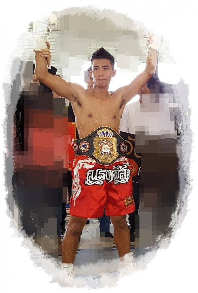 นักมวยอดีตแชมป์ PABA รุ่นซูเปอร์ไลท์เวต ไม่มีคิวชก วิ่งรถส่งอาหาร หารายได้มาจุนเจือยครอบครัว