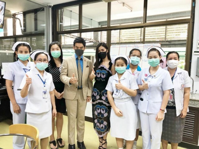 "พี่จิ๊บ-น้องจ๊ะจ๋า" ควงคู่มอบชุด PPE 100 ชุด พร้อมให้กำลังใจทีมแพทย์