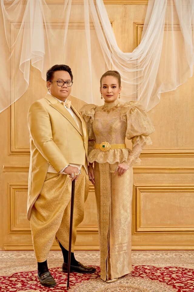 ปังอีกแล้ว! 2 กูตูร์ชาวไทย ออกแบบหน้ากากคริสตัลสุดหรู