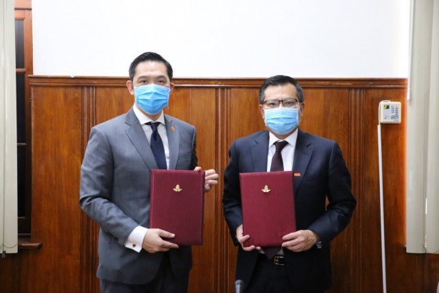 'นิรุฒ มณีพันธ์' เซ็นสัญญานั่งผู้ว่าการรถไฟฯ คนใหม่