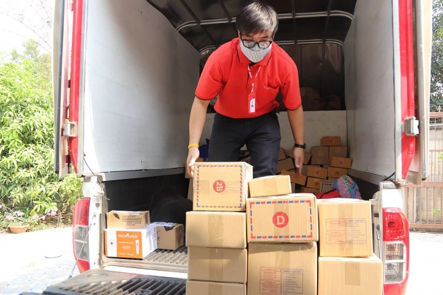 ไปรษณีย์พะเยา อาสารับพัสดุถึงบ้าน ป้องกันโควิด-19