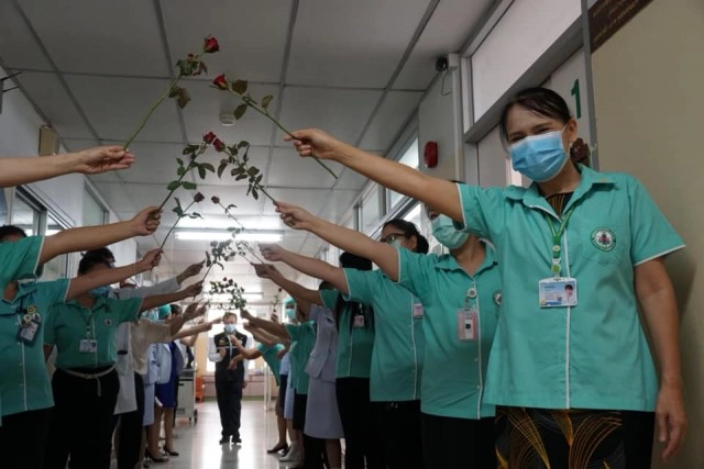 ทีมแพทย์สุดยินดี! หนูน้อยติดโควิดรายสุดท้าย รพ.ของคนอุบล หายแล้ว