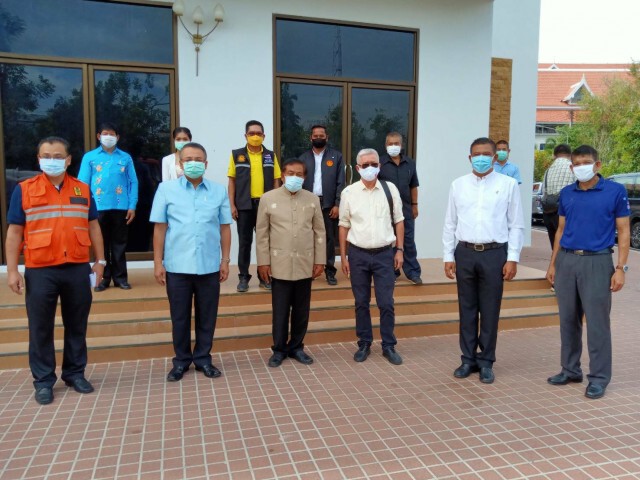 สมาชิกวุฒิสภามอบข้าวสาร 6 ตัน บรรเทาทุกข์ผู้ประสบภัย COVID-19