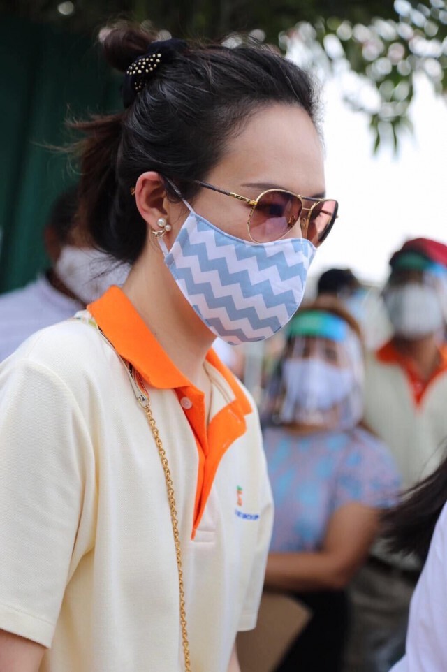 พี่ธนาธร แจง กรณีแม่เตรียมแจกเงินที่สมุทรปราการไม่เป็นจริง!