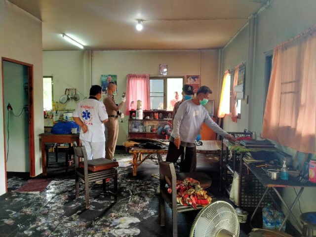 โควิด-19 ทำผู้เฒ่าเมืองช้างเครียดหนัก รมควันในห้องนอนดับ