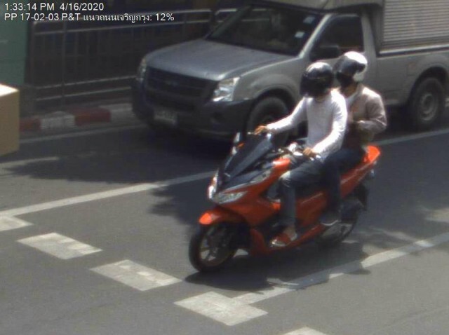 รวบคู่หูตกอับจากวิกฤติ โควิด-19 ชวนกันกระชากกระเป๋าสาวใหญ่