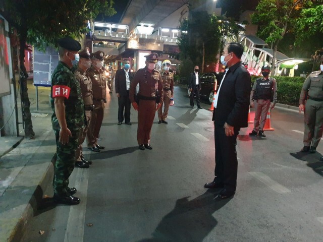"นายกรัฐมนตรี" ลงพื้นที่ ตรวจจุดคัดกรองโควิด19 กลางดึก