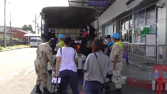 แรงงานไทย 107 คน กลับไทยผ่านด่านสะเดา