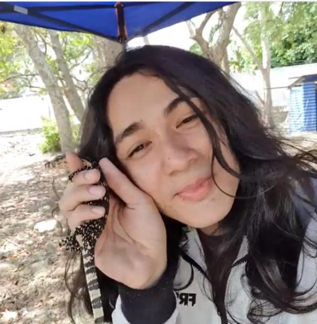 ฮาโซเชียลสะเทือน! "แน็ก ชาลี" เเนะนำเพื่อนใหม่ "สวัสดีจ้า เราเหี้..ไง"