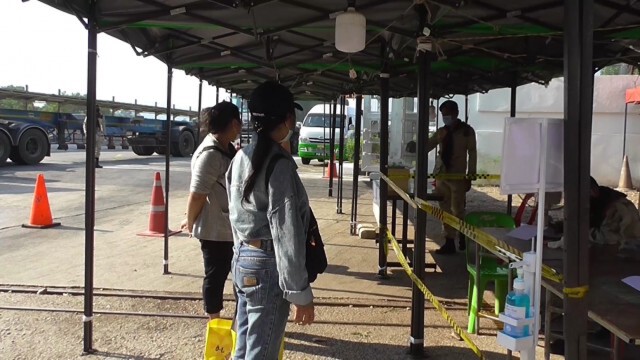 แรงงานไทย 107 คน กลับไทยผ่านด่านสะเดา