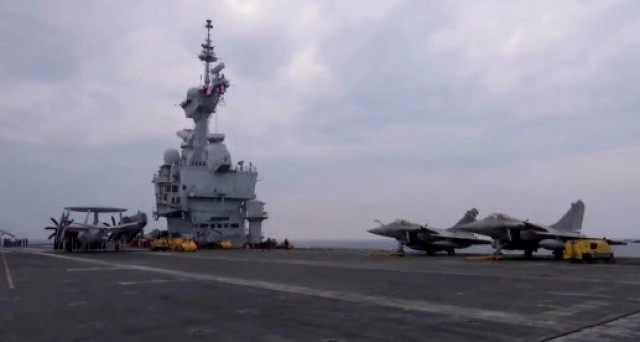 ทหารบนเรือบรรทุกเครื่องบินฝรั่งเศส ติดโควิด-19 เพิ่มอีกเกือบ 300 คน