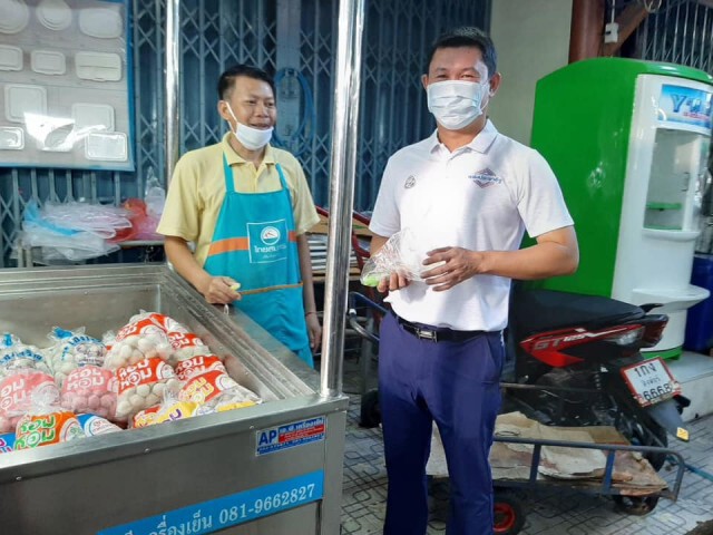 ส.ส..สิงห์บุรี นั่งไม่ติด!! ลงพื้นที่พบประชาชนห่วงใยห่างไกลโควิด -19