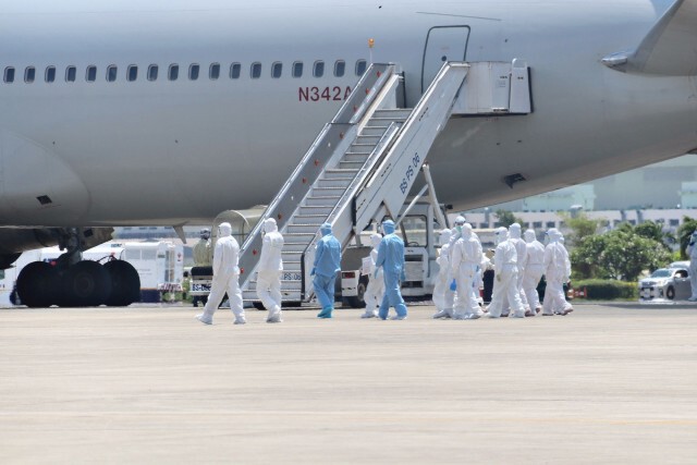 ส่งกักตัวที่สัตหีบ นร. AFS 162 คน กลับจากสหรัฐอเมริกา ถึงไทยแล้ว