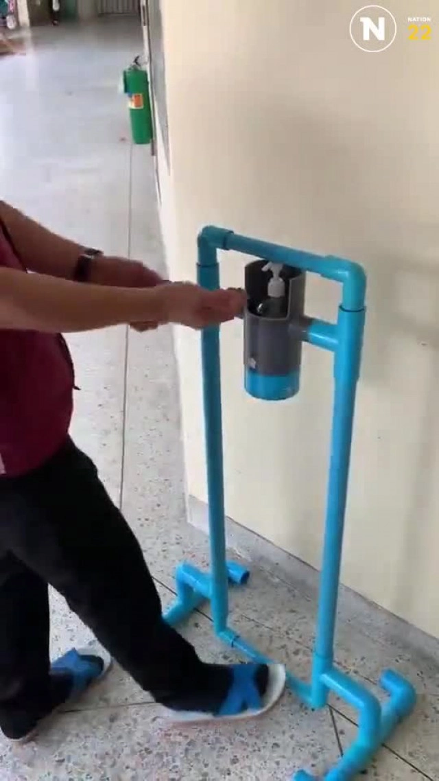 ทำใช้เองได้! อุปกรณ์จ่ายแอลกอฮอล์เจล แบบใช้เท้าเหยียบ