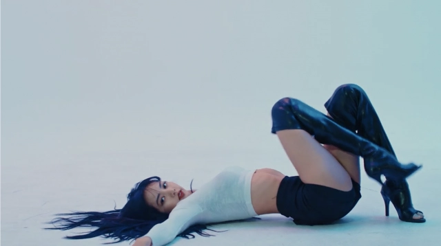 "ลิซ่า แบล็กพิงก์" กับคลิปเต้นสุดเซ็กซี่!