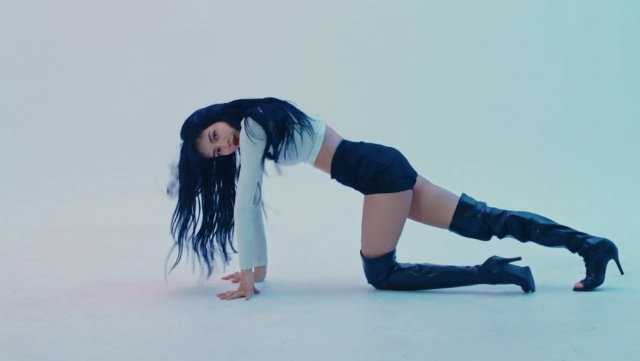 "ลิซ่า แบล็กพิงก์" กับคลิปเต้นสุดเซ็กซี่!