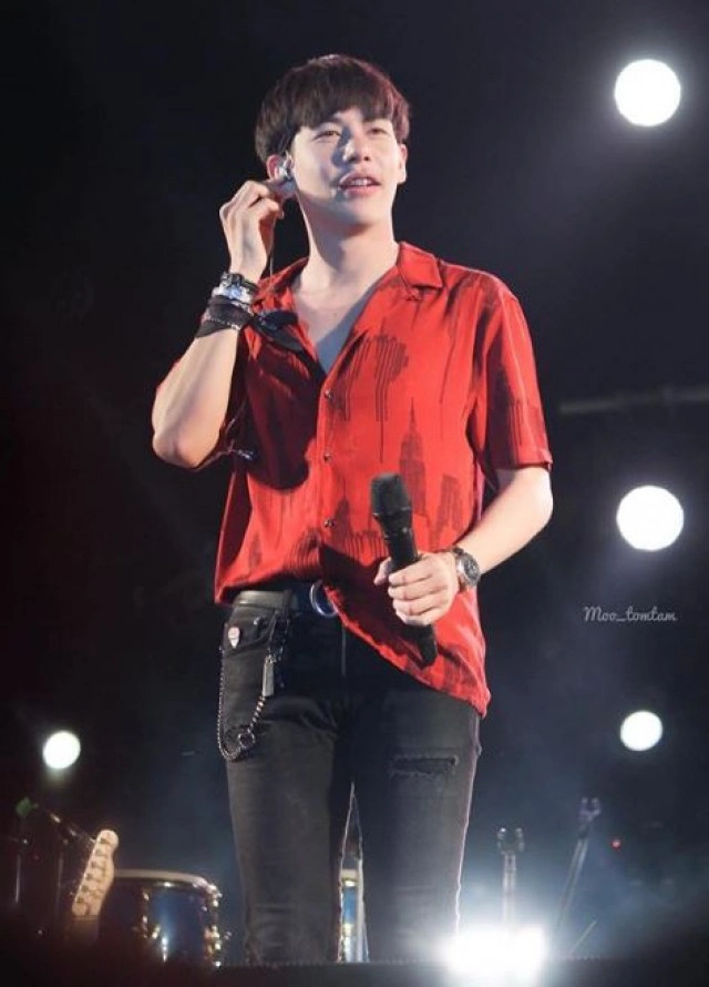 ดราม่า"ครูเต้ย"ชาวเน็ตจวก"เป็นครู ไม่ใช่แค่ใส่ชุดกากี"